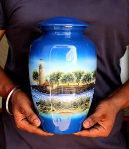 Urnes de crémation artisanales gravées en aluminium, faites à la main, toutes les couleurs, diverses, fabricant indien, L MAX B, exportation - Product Image 1