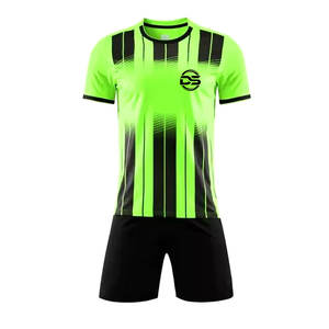 2024 Vêtements de football en polyester 100% de haute qualité Impression de nom de logo personnalisé Style supérieur Service OEM à bas prix pour les équipes d'adultes - Product Image 5