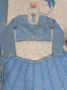 Faux Georgette Lehenga Designer Wear Fil Lourd Avec Séquence Brodée Avec Rivet Moti Travail Lehenga Choli Avec Dupatta - Product Image 2