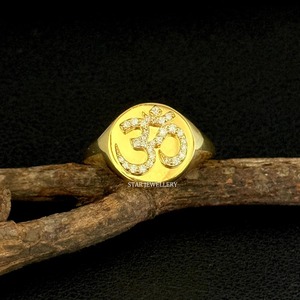 Anillo de Yoga OM de oro macizo con diamantes naturales de 14 quilates. - Product Image 4