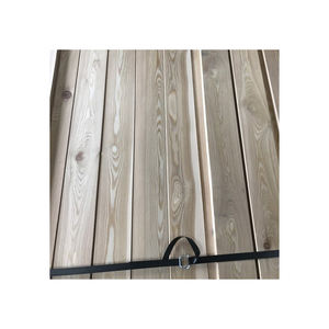 Planches de mélèze marine de qualité supérieure, idéales pour le revêtement, la réparation de bateaux et les projets de bois en extérieur - Product Image 1