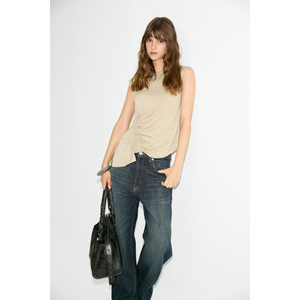 ETHIQUET JASMINIUM Blusa de mujer con cuello redondo y sin mangas con detalle de fruncido en la parte delantera - Product Image 3