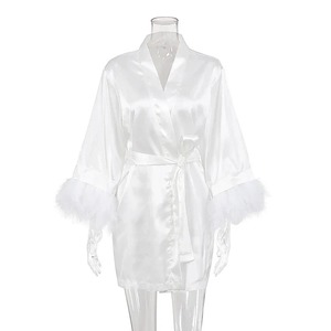 Robe de plume blanche avec fourrure manches longues vêtements de nuit Robes en Satin pour femmes chemise de nuit mariée Robe Robe Robe peignoir femme - Product Image 3