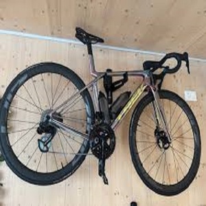 NOUVEAU PRIX MADONE 2025 Original TREKs MADONE SLR 9 Vélo de route - Product Image 1