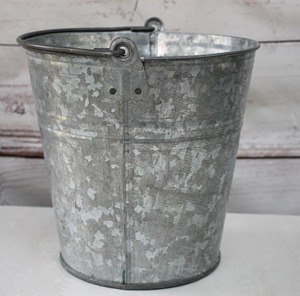 Seau en métal galvanisé de conception martelée classique pour la maison jardin Antique sol planteur Pots de fleurs et jardinière utiliser suspendu - Product Image 2