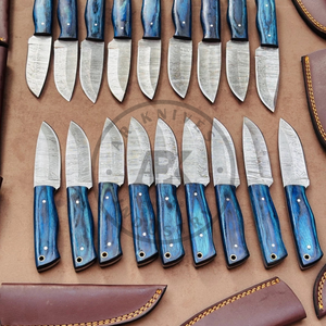 Cuchillo de Caza de Hoja Fija Hecho a Mano en Damasco, Mango de Madera Pakka, Funda de Cuero, Dureza 56HRC, Garantía de 3 Años, OEM/ODM Disponible - Product Image 6