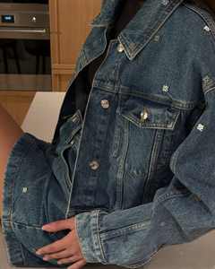 Chaqueta Vaquera para Hombre, Bordada, Estilo Holgado, Forro Polar Suave y Cálido, Color Personalizado, Logotipo, Material de Algodón, Estilo Casual Moderno - Product Image 1