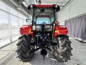 Achetez un tracteur agricole robuste et performant 2024 Case IH Farmall 75C qui assure un fonctionnement fluide par différentes conditions de terrain. - Product Image 6
