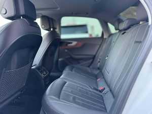 Audi A4 Premium 40 TFSI AWD 2023 d'occasion, blanc éclatant, toit ouvrant, démarrage à distance, sièges en cuir, jantes en alliage, boîte automatique, R17 foncé - Product Image 5