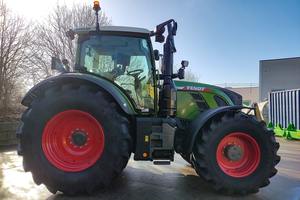 Mejor suministro 4x4 FENDT Vario 724 Tractor compacto disponible Key Power Building Style Motor Performance Pump Air Sales - Product Image 4