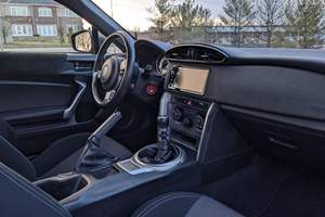 Auto Deportivo Compacto Usado de 2024, Coupé de 2 Puertas, Alto Rendimiento, con Manejo Ágil, Sin Accidentes y Listo para Enviar - Product Image 5