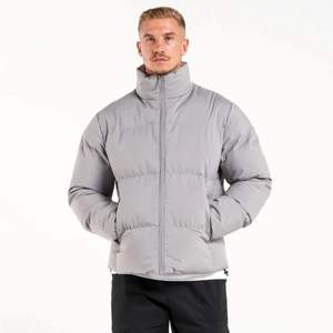 Chaqueta acolchada para hombre con diseño acolchado y Capucha ajustable para una mayor protección contra el frío - Product Image 6