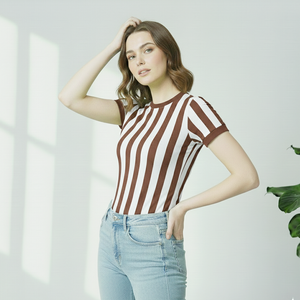 T-shirts pour femmes écologiques personnalisés avec des rayures marron foncé et blanches, tissu antibactérien de 100 grammes, services OEM - Product Image 1