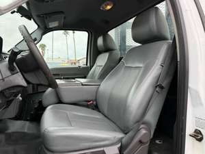 Ford F-550 Super Duty 2016 Usada, Transmisión Manual, Diésel Turbo, Cuero, Color Gris Oscuro, R19, Volante a la Izquierda, en Venta - Product Image 5