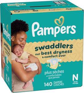 Couches Pampers Swaddlers, taille 0 (jusqu'à 4,5 kg), 140 unités, absorbantes, gardent bébé au sec et confortable, jetables et respectueuses de la peau - Product Image 2