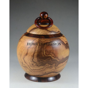 Urnes de crémation en métal de conception faite à la main pour les cendres humaines utilisées comme articles décoratifs à la maison des fournitures de fournisseur et d'exportateur indien - Product Image 2