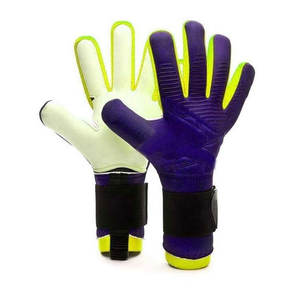 Ajustement parfait avec des gants de gardien de but à double fermeture conçus pour l'entraînement et le match. - Product Image 4