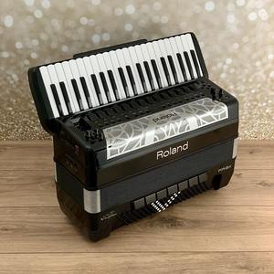 RO-Land FR-8X Diatonic V-accordion สีดำหีบเพลง - Product Image 2