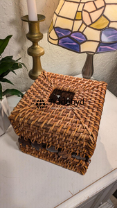 กล่องใส่กระดาษทิชชูสี่เหลี่ยมจัตุรัสทำมือจากหวายแกะสลัก ตกแต่งด้วยงานสานที่ทันสมัย เหมาะสำหรับวางบนโต๊ะทำงาน Tradebyd - Product Image 4