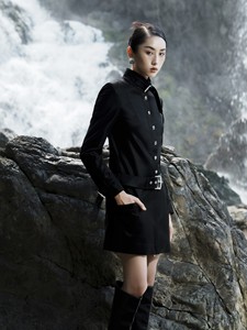 Vestidos casuales de estilo minimalista con botones frontales Desi Mini vestido de tela ecológica ropa de otoño Whiteant Vietnam al por mayor - Product Image 3