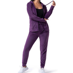 Top corto de terciopelo con logotipo personalizado para mujer, chándal de talla grande de dos piezas, conjunto informal de invierno XL transpirable con capucha - Product Image 1