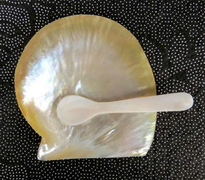 Cuillère à coquillages élégante faite à la main-Parfait pour remuer les thés et les desserts Cuillère à nacre naturelle faite à la main - Product Image 3