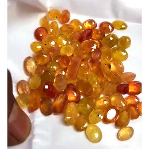 Voir l'offre 78 Pcs Bangkok Jaune Saphir 8mm à 13mm Ovale octogone Facette 208 Cts Iroc Ventes Haute Qualité chauffé Lâche Gemstone - Product Image 1