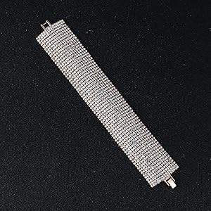 Manchette glacée en argent 925 rangée étincelante parfaite pour les fêtes nuptiales et les bijoux d'occasion spéciale - Product Image 2