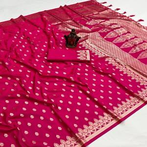 Sari de Seda Banarasi VASTRA COTTAGE con Diseño de Zari Tejido a Mano en Toda la Superficie, Pallu Rico y Blusa de Seda de Contraste Suave - Product Image 1