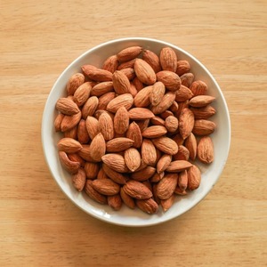 Amandes en gros, amandes crues et grillées de qualité supérieure, collation saine, fruits secs, riches en protéines, aliments naturels, approvisionnement OEM - Product Image 2