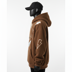 Sweat à capuche en polaire premium 320GSM, doux et chaud, couleur marron, avec impression HD sur la poitrine, logo personnalisé et panneaux de patch sur les manches, sweat à capuche basique - Product Image 3