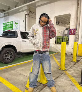 Sudadera con capucha con estampado personalizado de fabricante al por mayor, logotipo impreso a cuadros, bordado de gran tamaño, recortada, 2 tonos, chaqueta con cremallera para hombre - Product Image 2