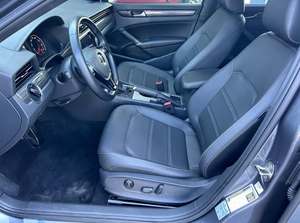 Limpia seminuevo 2023 Volk-swagen passa-t se - Product Image 3