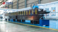 Machine de profilage à commande PLC entièrement automatique pour profilés en T, croisillons et profilés d'angle pour plafonds suspendus, entraînée par un moteur à engrenages