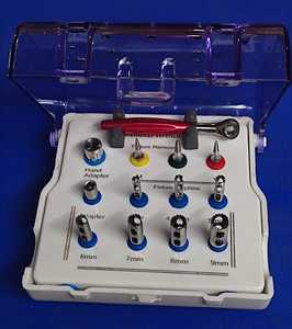 Juego de Destornilladores Manuales de Acero para Implantes Dentales, Clase III, 1 Año de Garantía por KAHLU ORTHOPEDIC - Product Image 1