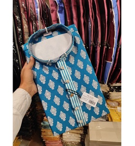 Kurta de seda suave tejido tradicional Jacquard Nd para hombres diseñado para la comodidad y la apariencia real - Product Image 5