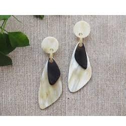 Pendientes de Cuerno de Búfalo Natural Orgánico Ligero Hechos a Mano para Mujer, Joyería de Araña Pulida de Moda para Chicas - Product Image 3