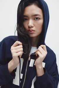 OEM High Quality Organic Cotton Crop <b>Zip</b> <b>up</b> Hoodie Women's Custom Logo Zipper <b>Hoodies</b> - Product Image 3