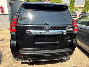 Toyota Prado 7 places de 2020 en bon état - Product Image 2