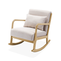 Fauteuil à bascule moderne Pulse Nursery en teck massif recouvert d'un revêtement en mousse de couleur naturelle pour salon