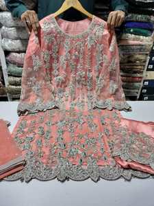 Salwar Kameez Tradicional Indio-Pakistaní para Mujer, Último Modelo 2022, Bordado Intenso con Hilos de Seda Dori Zari, Diseño Moderno en Chifón - Product Image 2