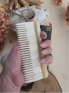 Options de conception professionnelles Grands peignes à cheveux faits à la main avec des os d'animaux polis pour la beauté pour une utilisation en salon de coiffure - Product Image 3