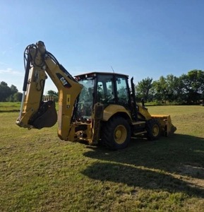 Retroexcavadora Usada Cat 420F en Excelentes Condiciones - Product Image 2
