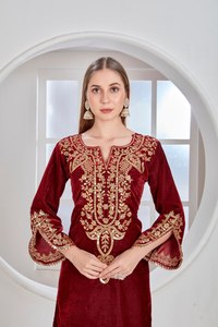 Superbe Ensemble Salwar Long en Velours et Viscose pour Femme, Idéal pour Fêtes et Mariages, Style Traditionnel Indien avec Broderie Chinon et Dupatta Personnalisable - Product Image 4