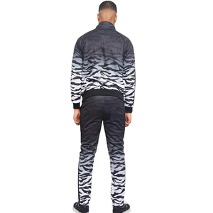 Survêtement de sport pour homme sur mesure avec sublimation et grandes poches cargo - Product Image 3