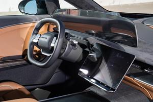 รถ L-ucid Gravity Grand Touring ปี 2026 สภาพดี ใช้งานน้อย วิ่ง 316 ไมล์ 828 แรงม้า มอเตอร์คู่ ระบบขับเคลื่อนสี่ล้อ  สีเทาควอนตัมเมทัลลิก ภายในแบบ Tahoe - Product Image 4