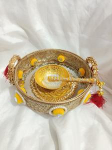 ชุดจานแบนคล้องคอสุดหรูสำหรับเจ้าสาวและเจ้าบ่าวถาดตกแต่งพิธีกรรมงานแต่งงาน Sagan ห้องน้ำเด็กและ Pooja Thali พร้อมชาม applicator - Product Image 4