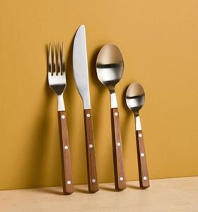 Cubiertos modernos con mango de madera con cuchara, cuchillo y tenedor, cubiertos de acero inoxidable con acabado natural - Product Image 5