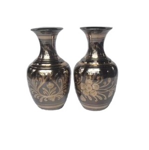 แจกันทองเหลืองสไตล์วินเทจคลาสสิกของตกแต่งบ้านทำด้วยมือที่ทันสมัยเหมาะสำหรับห้องนั่งเล่นและพื้นที่รับประทานอาหาร - Product Image 1