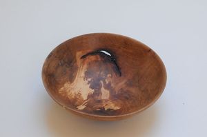Cuenco redondo de madera de diseño clásico hecho a mano con acabado natural para ensalada y frutero para vajilla personalizable - Product Image 2